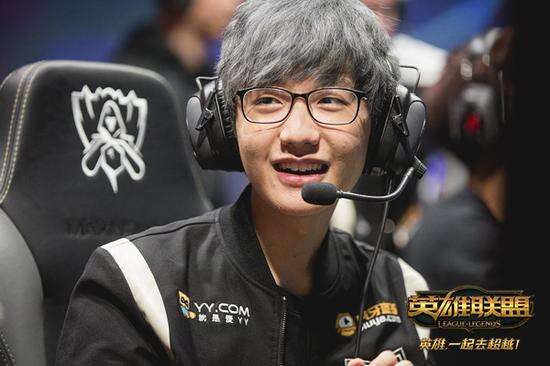 拦截和传球 拦截和传球