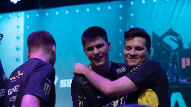 两人的步伐 两人的步伐